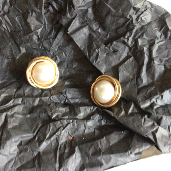 14K Mabe Pearl Earrings - Picture 3 of 7